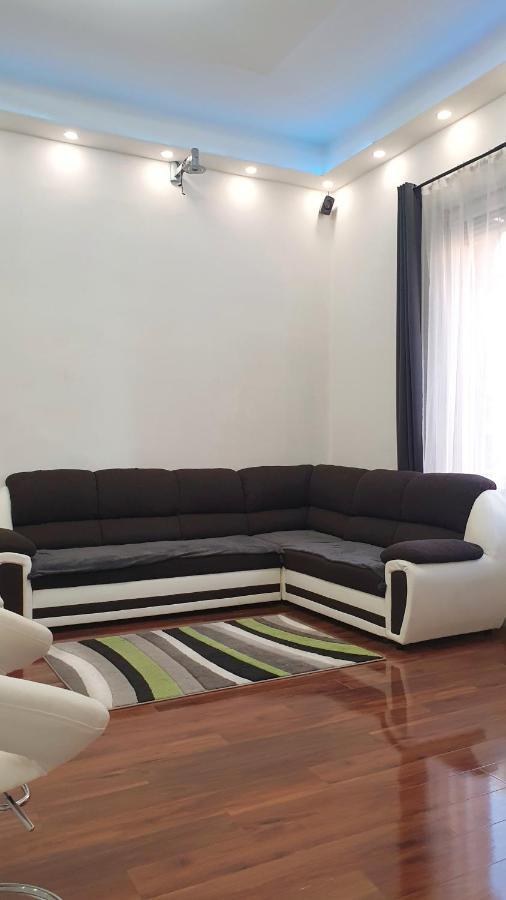 Apartment Panda *
